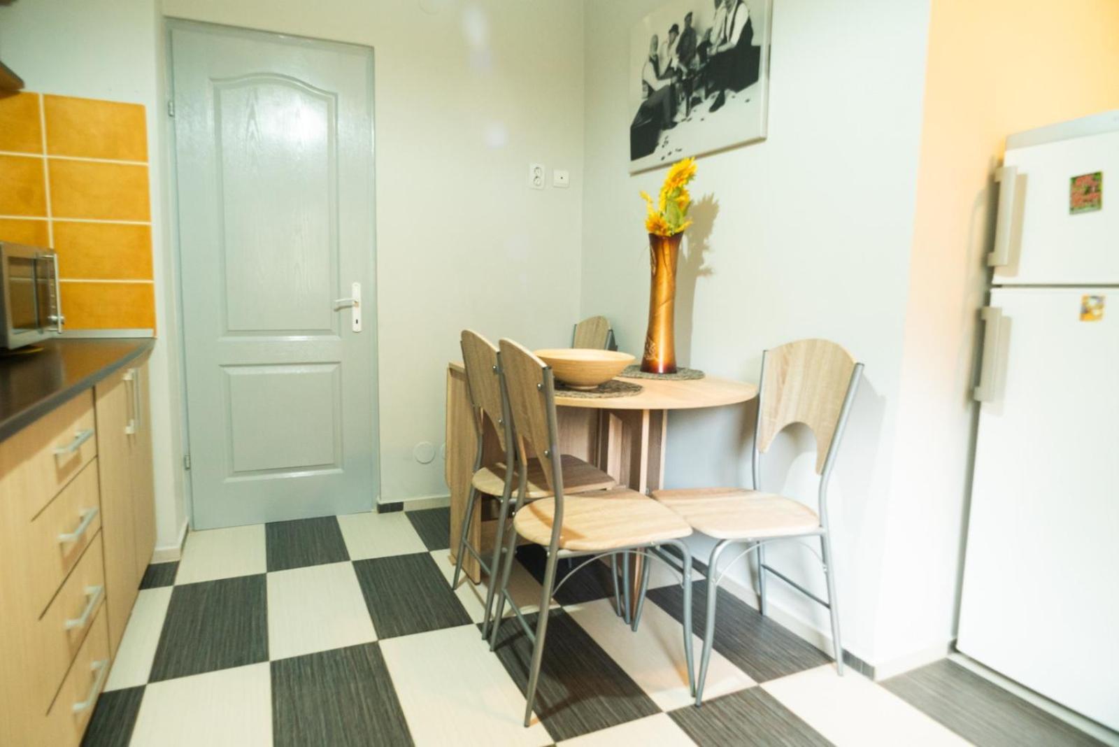 Apartament Dacul Hunedoara Habitación foto